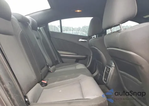 2016 Dodge Charger Sxt z USA, uszkodzony, nr VIN 2C3CDXHG6GH115529